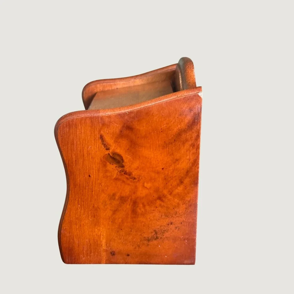 Pomerantz vintage wooden